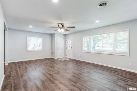 508 W Franklin St, Mclean, IL 61754 photo 6