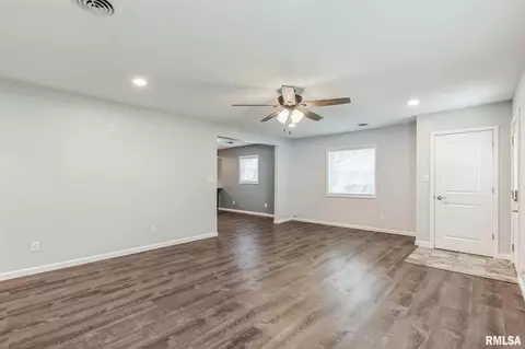 508 W Franklin St, Mclean, IL 61754 photo 4