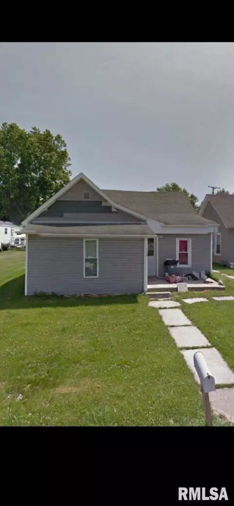 110 N Hun St, Colchester, IL 62326