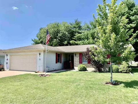 32 Catalina Ct, Jacksonville, IL 62650