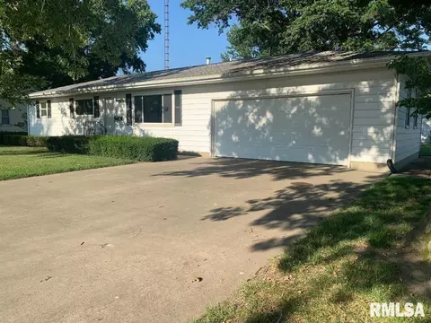 311 Minton St, Carlinville, IL 62626