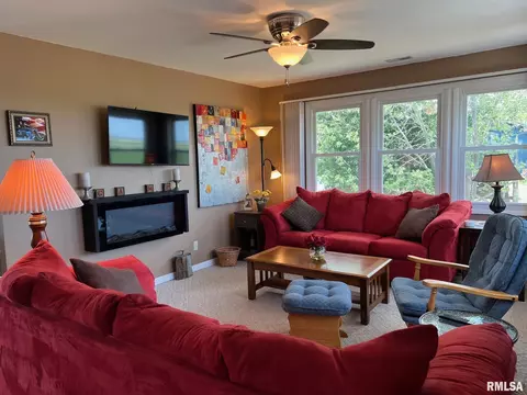 2067 E 253rd Ln, Ursa, IL 62376 photo 2