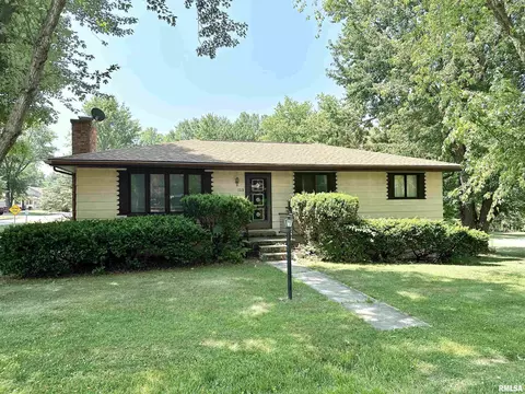 113 Victory Ln, Woodson, IL 62695