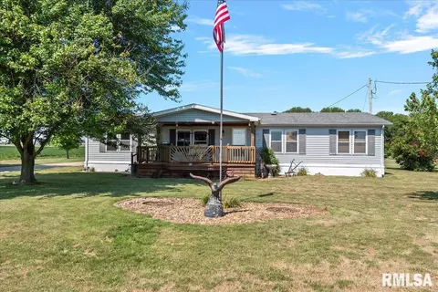 28457 Tutman Rd, Greenview, IL 62642