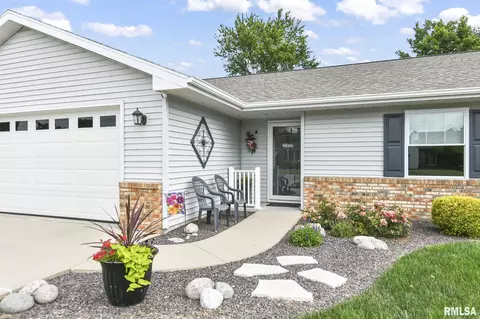 113 E Sherry Dr, Springfield, IL 62703