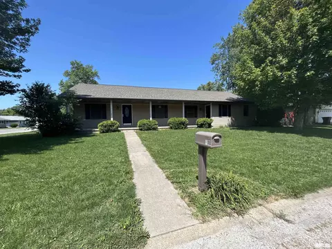 400 N Violet Dr, Auburn, IL 62615