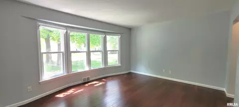2216 S Pasfield St, Springfield, IL 62704 photo 9