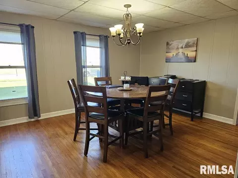 414 Ebony St, Thayer, IL 62689 photo 5