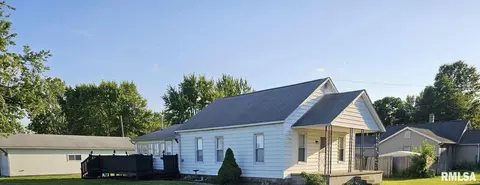 414 Ebony St, Thayer, IL 62689