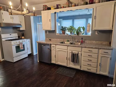 414 Ebony St, Thayer, IL 62689 photo 7