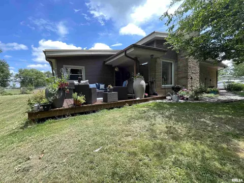 26201 N Youth Acres Rd, Canton, IL 61520