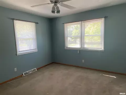 2405 Parkview Dr, Springfield, IL 62704 photo 4