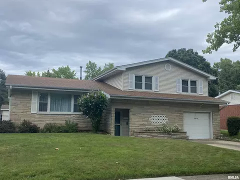2405 Parkview Dr, Springfield, IL 62704