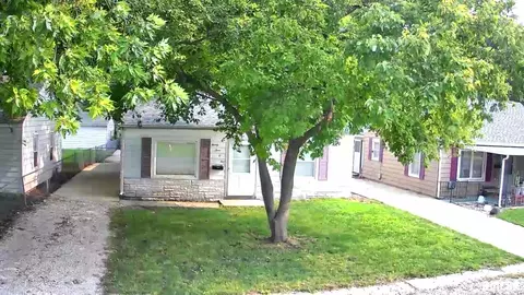 2305 E Converse Ave, Grandview, IL 62702