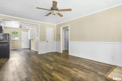 2217 S 13th St, Springfield, IL 62703 photo 5