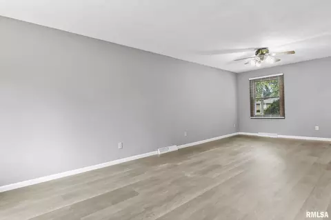 2026 2028 Lindbergh Blvd, Springfield, IL 62704 photo 10