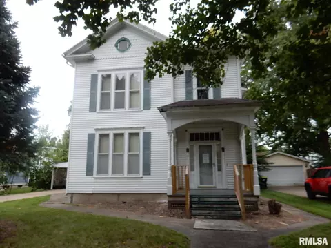 911 W College Ave, Jacksonville, IL 62650