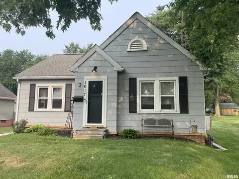 1617 Hardin Ave, Jacksonville, IL 62650