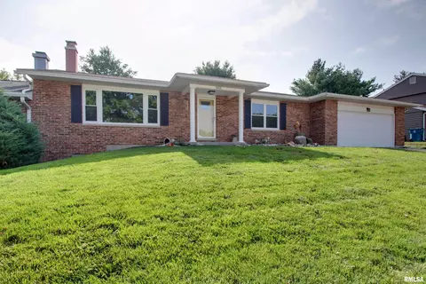 505 Garden Ct, Quincy, IL 62301