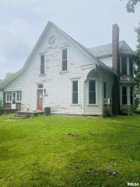 220 E Washington St, Edinburg, IL 62531