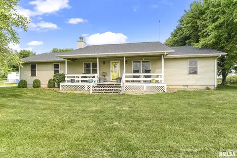 23314 Indian Point Rd, Petersburg, IL 62675