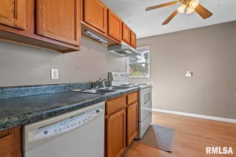 1653 N 20th St, Springfield, IL 62702 photo 11