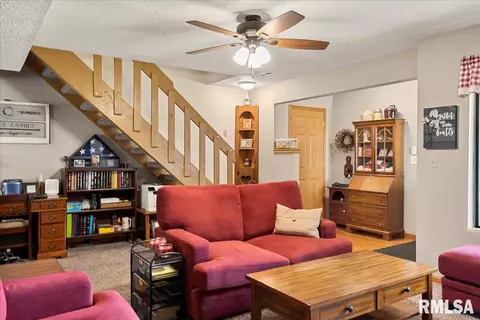 7 Juniper Ln, Springfield, IL 62704 photo 9