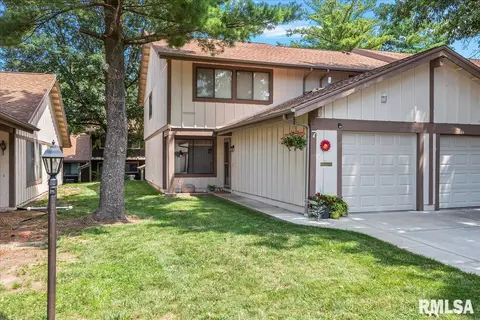 7 Juniper Ln, Springfield, IL 62704 photo 2
