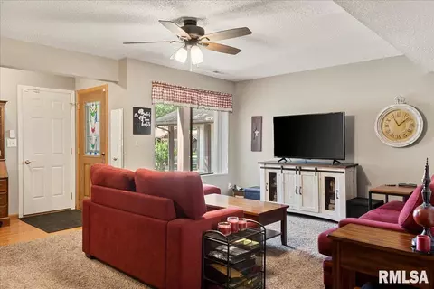 7 Juniper Ln, Springfield, IL 62704 photo 7
