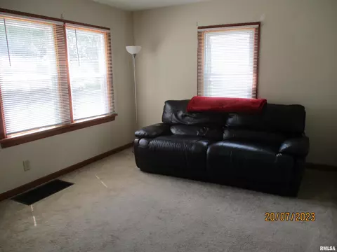 2937 S 5th St, Springfield, IL 62703 photo 2