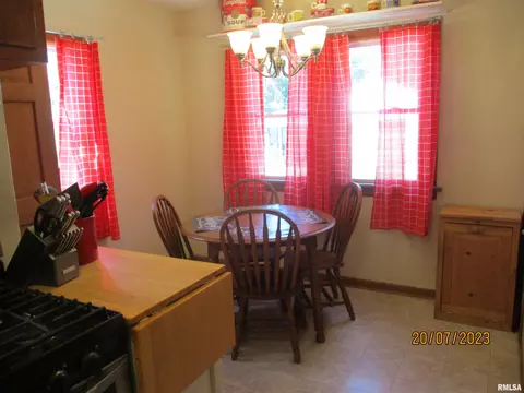 2937 S 5th St, Springfield, IL 62703 photo 4