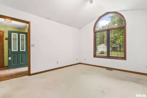 1424 James St, Springfield, IL 62703 photo 12
