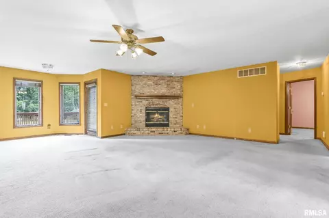 1424 James St, Springfield, IL 62703 photo 3