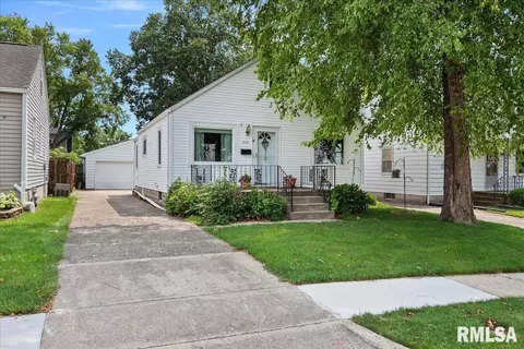 1640 W Adams St, Springfield, IL 62704