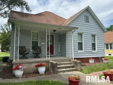 859 Doolin Ave, Jacksonville, IL 62650