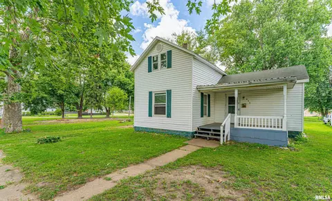 415 N Mason St, Mason City, IL 62664