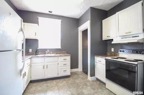1604 W Washington St, Springfield, IL 62702 photo 8