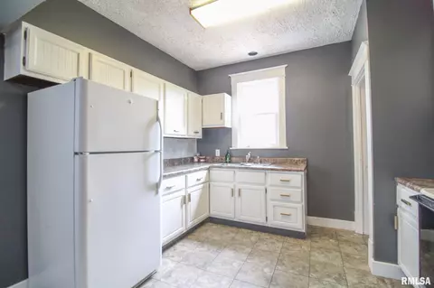 1604 W Washington St, Springfield, IL 62702 photo 7