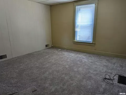 1312 Walnut St, Springfield, IL 62704 photo 2