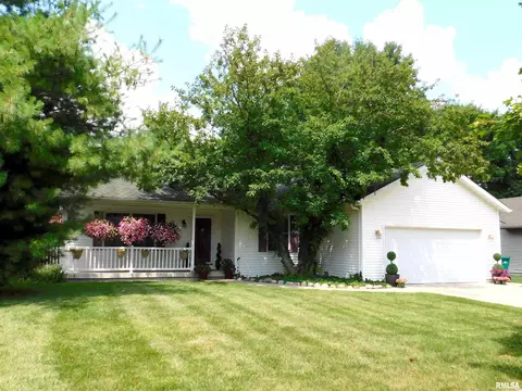 221 Appomatox Dr, Springfield, IL 62711