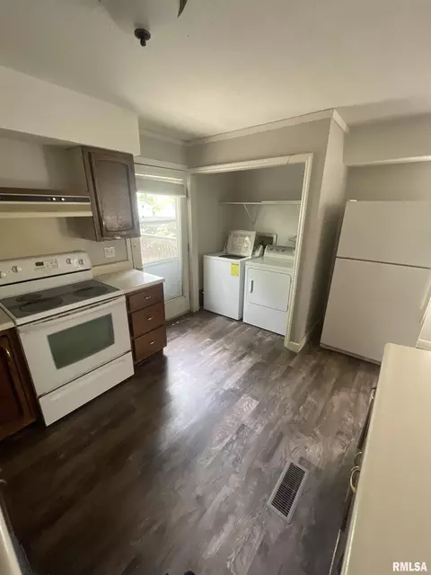 1904 S Spring St, Springfield, IL 62704 photo 7