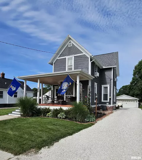 304 S Broad St, Knoxville, IL 61448