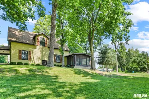 381 W Hardin St, Virginia, IL 62691