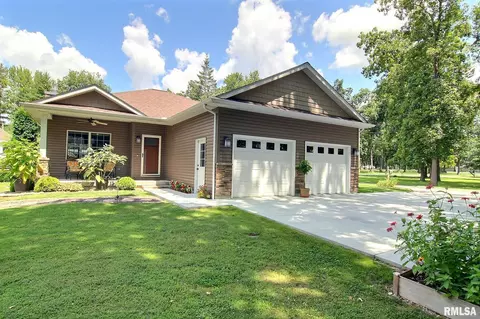 30381 Cedar Ln, Girard, IL 62640