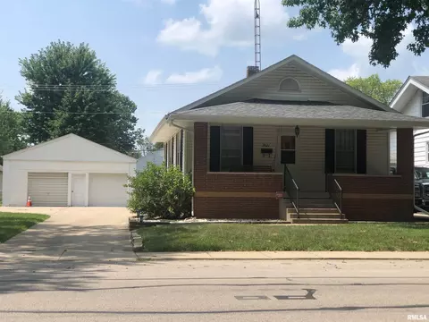 2021 N 8th St, Springfield, IL 62702