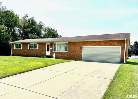 2404 Blackhawk Ave, Springfield, IL 62702