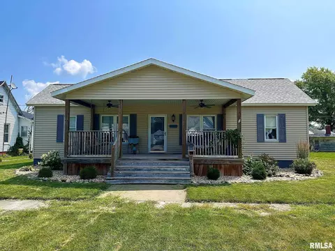 815 N A St, Monmouth, IL 61462