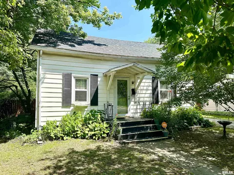 330 E Wolcott St, Jacksonville, IL 62650