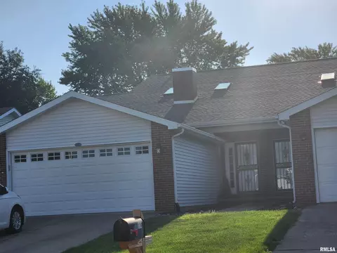112 Calvin Ave, Springfield, IL 62704