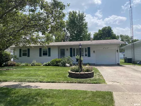 2220 Eleanor Ave, Springfield, IL 62702